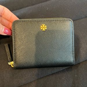 Tory Burch Emerson Saffiano Leather Medium Zip Wallet